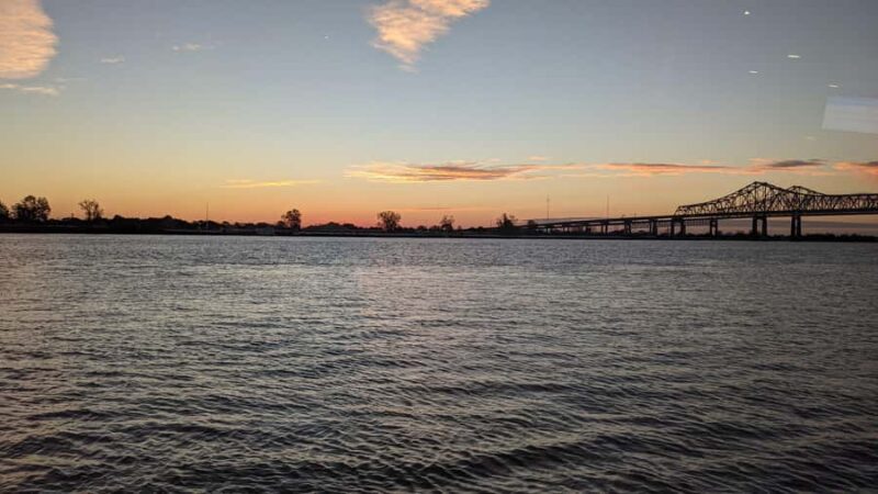 A Walking History Tour of Miss River in New Orleans - Ferry Ride: Feeling the Pulse of the Mississippi