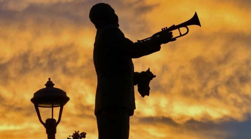A Walking History Tour of Miss River in New Orleans - Learning About the People Along the Riverbanks
