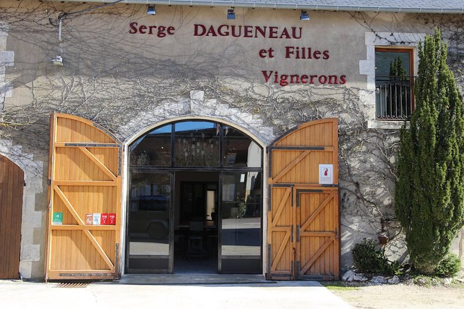 A Winey Day Out: Sauvignon Blanc Wine Tour of Sancerre and Pouilly-Fumé - Visiting a Goat Farm to Taste Local Cheese