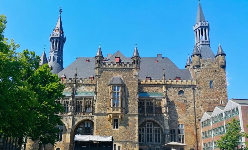 Aachen classic walking tour - The Historic Town Hall and Its Political Significance