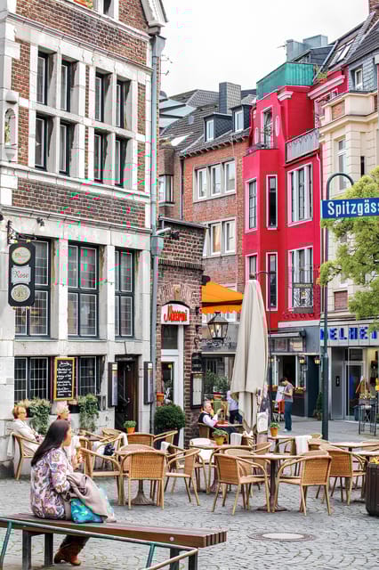 Aachen: Express Walk with a Local in 60 minutes - The Personal Touch of a Small Group Tour