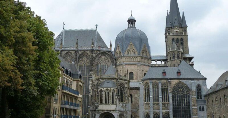Aachen: Private Walking Tour With A Professional Guide - The Significance of Aachen Cathedral