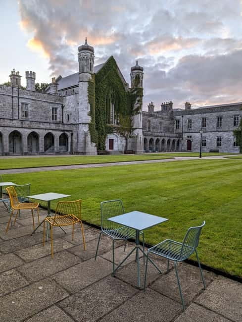 Aberdeen: Express Walk with a Local - Key Points