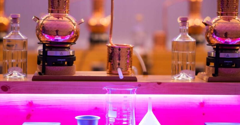 Aberdeen: Gin Distillery Discovery Tour with Welcome Drink - Shopping for Aberdeen Gins and Souvenirs