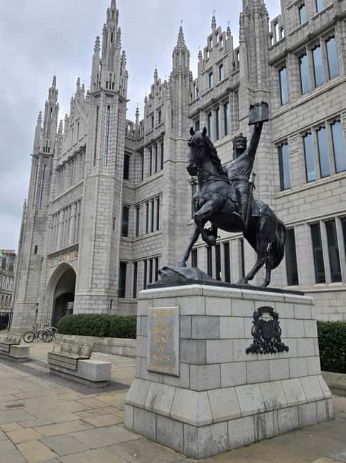 Aberdeen: Guided Walking Tour - Key Points