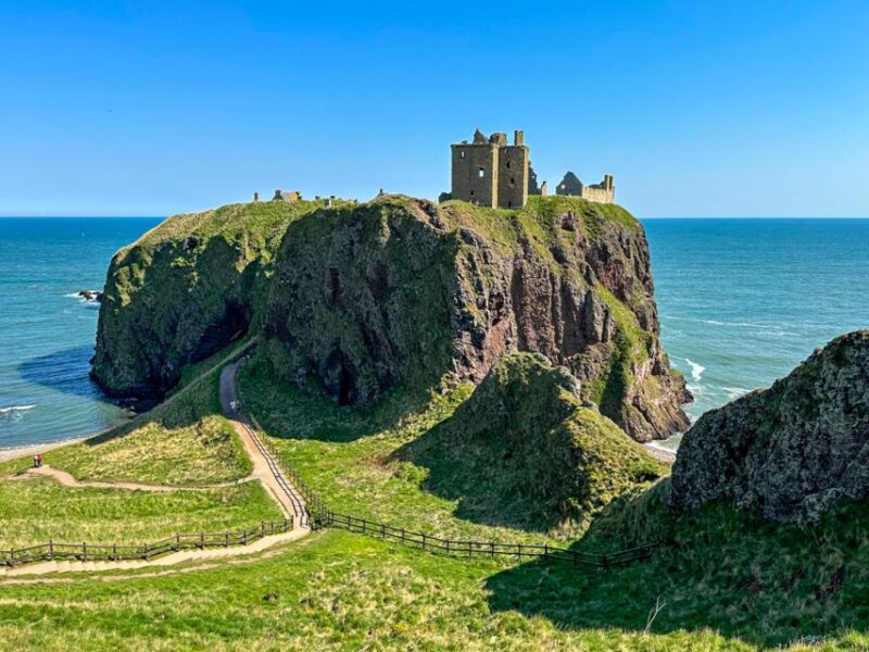 Aberdeen, Shire Castle & Distillery Private Group Day Tour - Visiting Dunnottar Castle: An Iconic Coastal Fortress