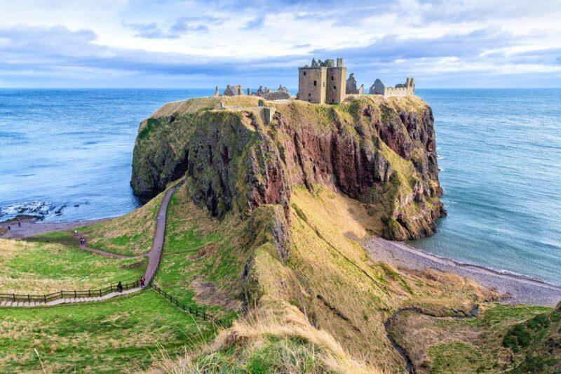 Aberdeenshire: Private Half Day Castle & Historic Areas Tour - Dunnottar Castle: An Impressive Clifftop Fortress
