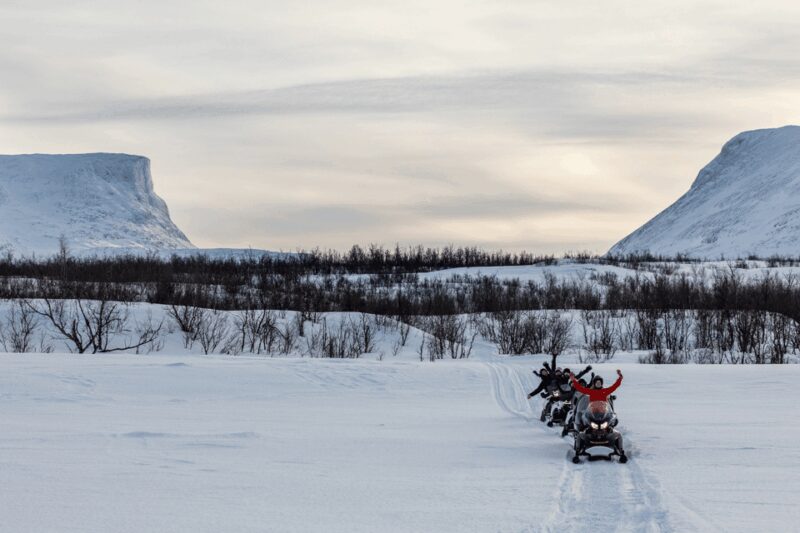 Abisko: Great Outback Snowmobile Tour with Lake Abiskojaure - Learning to Drive or Sharing the Snowmobile