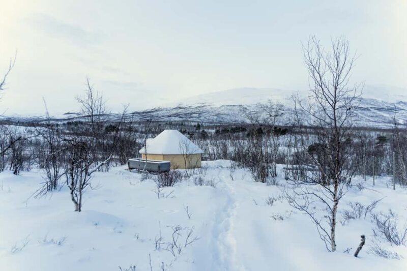 Abisko: Sámi Reindeer Experience with Snacks & Pickup - Accessibility and Practical Tips for Participants