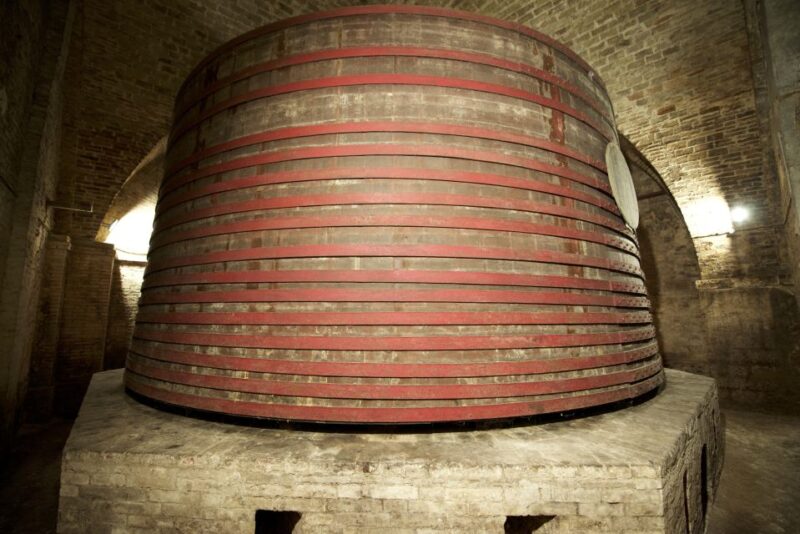 Abruzzo: Historic Cellar Wine Tour and Tasting - The Experience of Visiting the Cellar and Its Architectural Charm