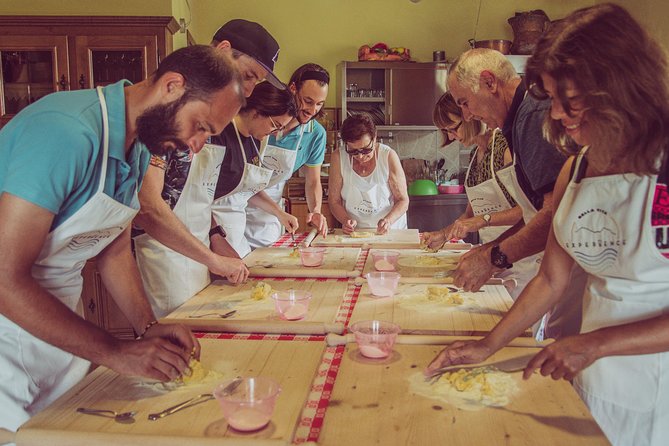 Abruzzo Traditional Pasta Making with 85y old local Grandma - Authentic Abruzzo Pasta Making with a Local Nonna in Her Home