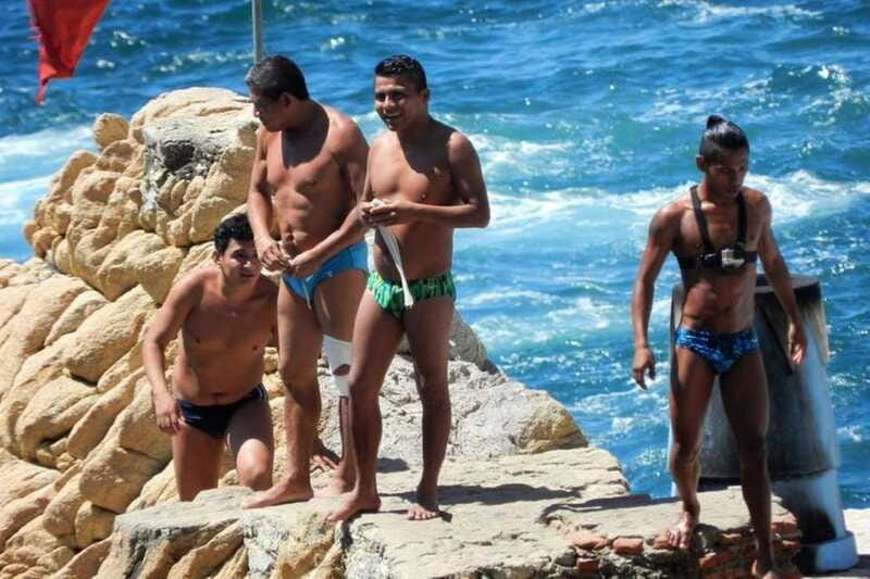 -Acapulco: Cliff Divers at La Quebrada with Lunch and Drinks - Practical Details and Important Information