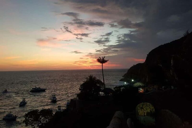 -Acapulco: High Cliff Divers Show + Sunset/Different Options - Dining Experience with a 3-Course Dinner and Drinks