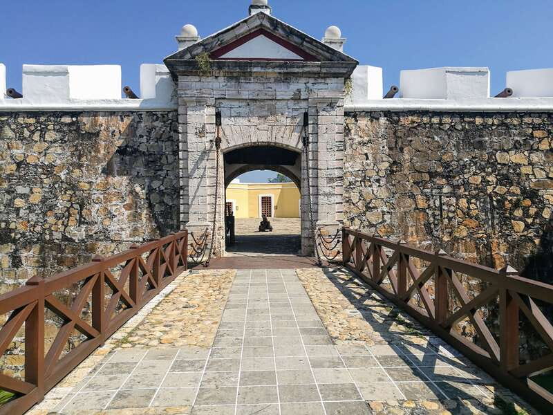 .Acapulco History Cultural Tour & Cliff Divers Show w/Lunch - Lunch and Refreshments: Options for a Satisfying Meal