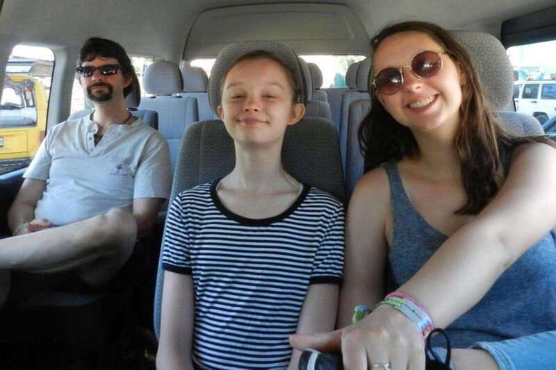 -Acapulco: Private Car or Van Rental with Local Guide - Visiting La Quebrada: The Iconic Cliff Diving Spot