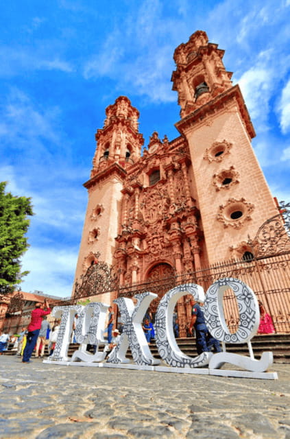Acapulco to Taxco: One-Day Colonial Silver City Tour - Enjoying Traditional Mexican Cuisine at a Local Restaurant