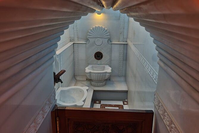 Acemoglu Historical Turkish Bath with Private Options - Key Points