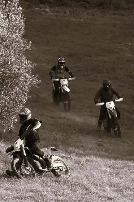 Acquasparta: Electric motorcycle ride on a private circuit - Key Points