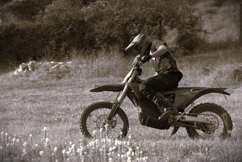 Acquasparta: Electric motorcycle ride on a private circuit - Feedback and Post-Ride Interactions with Instructors