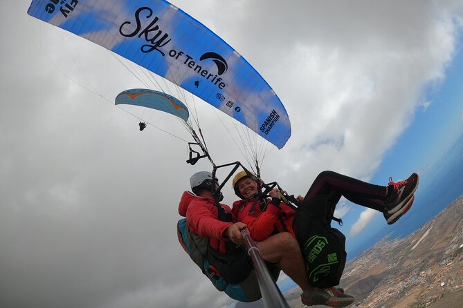Acrobatic Paragliding Flight with Spanish Champion in Tenerife - The Acrobatic Flight: Spins, Wing Overs, and Relaxing Moments