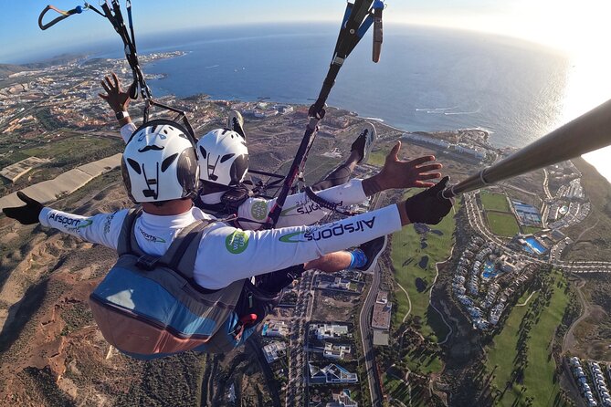 Acrobatic Paragliding Tandem Flight above south Tenerife - Logistics: Meeting Point and Group Size