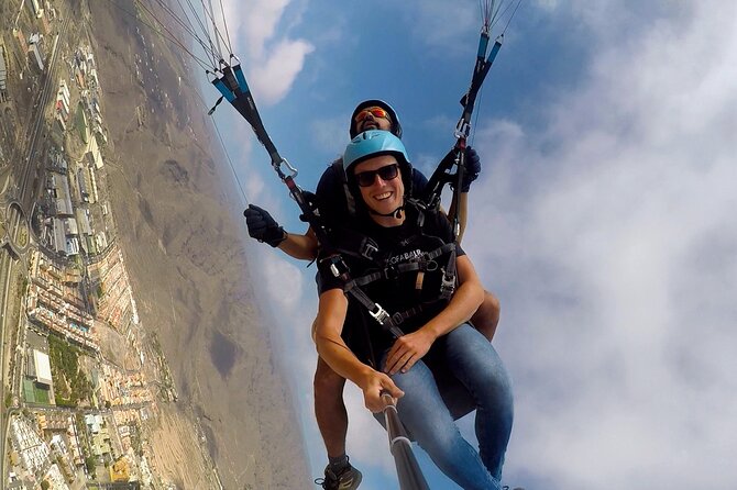 Acrobatic Paragliding Tandem Flight in Tenerife South - Experience the Thrill of Acrobatic Paragliding in Tenerife South for $168.36