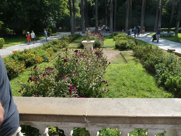 Acropolis monuments, Parthenon and Plaka, Monastiraki walking tour - Logistics and Group Size