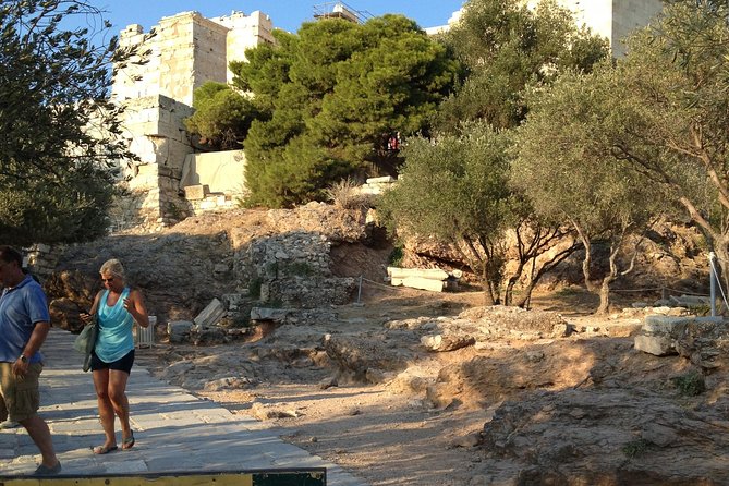 Acropolis monuments & Parthenon Walking Tour with Optional Acropolis Museum - Practical Logistics and Group Experience