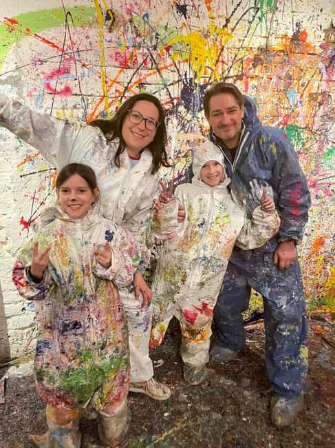 Action Painting Vienna - From the Front Door to the Canvas: Meeting and Logistics