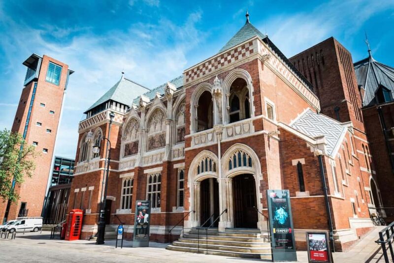 Actor-led New Age Stratford-on-Avon Tour - Meet Your Actor-Led Guide at the Royal Shakespeare Theatre