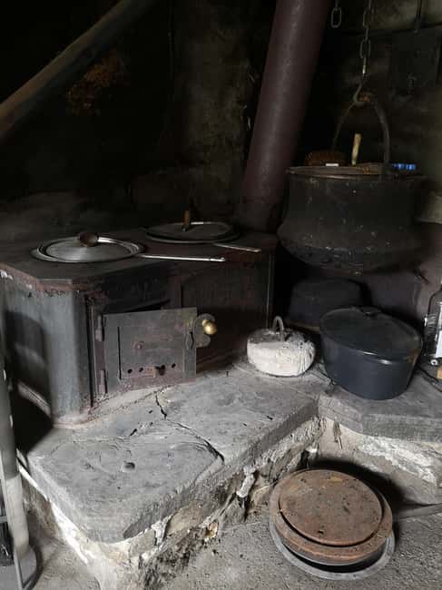 Adelboden: Countryside and Alpine Sightseeing Tour - Visiting Traditional Farmhouses and Vintage Photo Scene