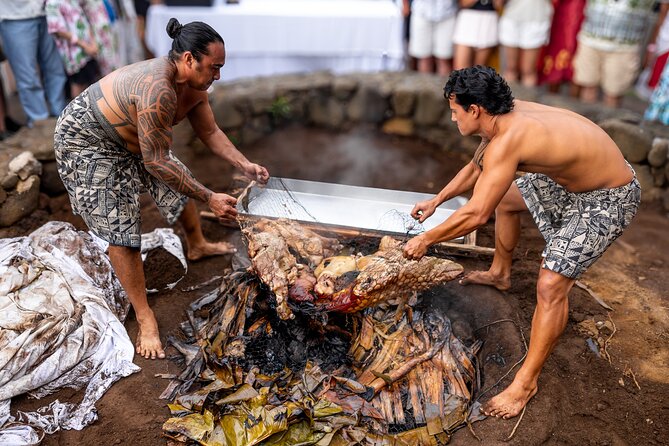 Admission to Voyagers of the Pacific Luau - Polynesian Stage Show and Fire Dance