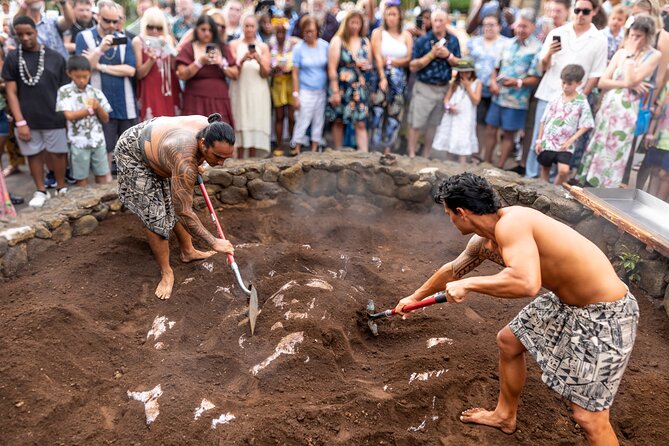 Admission to Voyagers of the Pacific Luau - Weather and Indoor Arrangements
