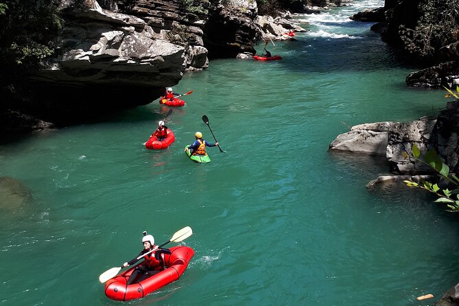 Adrenaline kayaking on the Lima and Serchio rivers in Bagni di Lucca - Passing Under the Ponte del Diavolo: A Unique Highlight