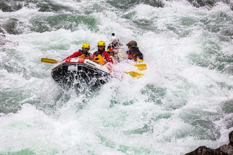 Adrenaline Rafting - Equipment and Safety Measures in Detail
