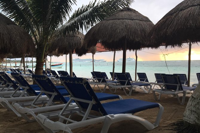 ADULTS GOLD A day at the beach at Los Arrecifes Restaurant-Open Bar And Massage. - Drinks from the Open Bar: What to Expect