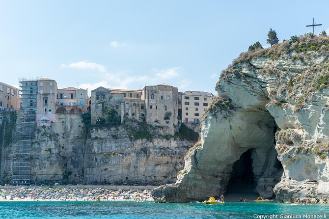 Adventure and nature! Exciting group tour by dinghy. - Riaci Bay’s Caves and Cliffs