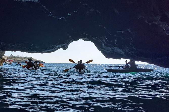 Adventure to the caves by canoe - The Guide’s Expertise and Safety Measures