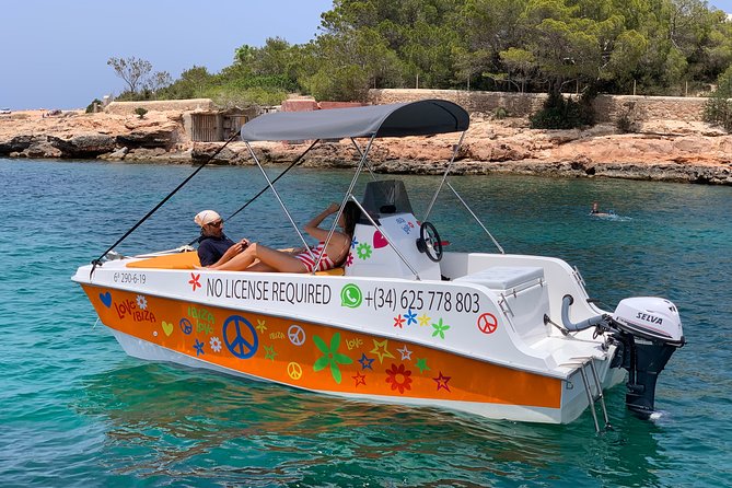 Adventurecat Full day tour - Boat Rental - No license required - Experience the Freedom of a Full-Day Boat Rental in Ibiza
