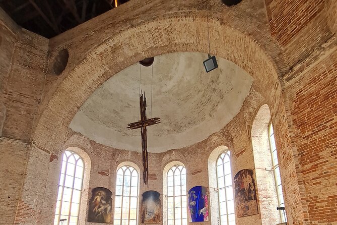 Adventurous Berlin with Street Art and Medieval History - Pause at Museum Island’s Exterior