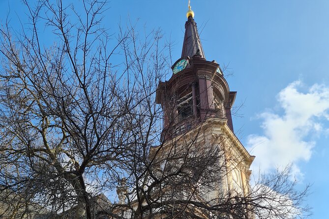 Adventurous Berlin with Street Art and Medieval History - Exploring the Old City Walls at Alte Berliner Stadtmauer