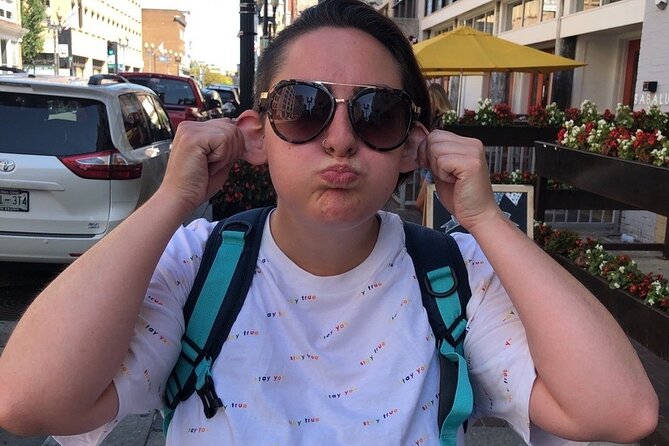 Adventurous Scavenger Hunt in Kelowna by Wacky Walks - The Role of the Remote Host During the Hunt