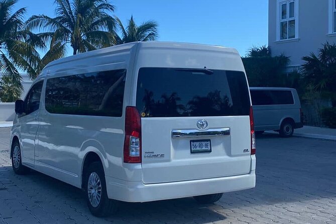 Affordable and Fast Private Shuttle service to Cancun Airport - Meeting Point and Accessibility