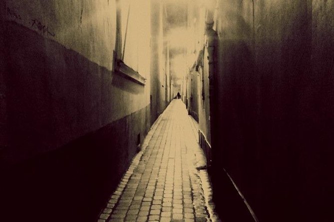 Afternoon Jack the Ripper : Guided Tour - The Guided Experience: Knowledgeable and Engaging Guides