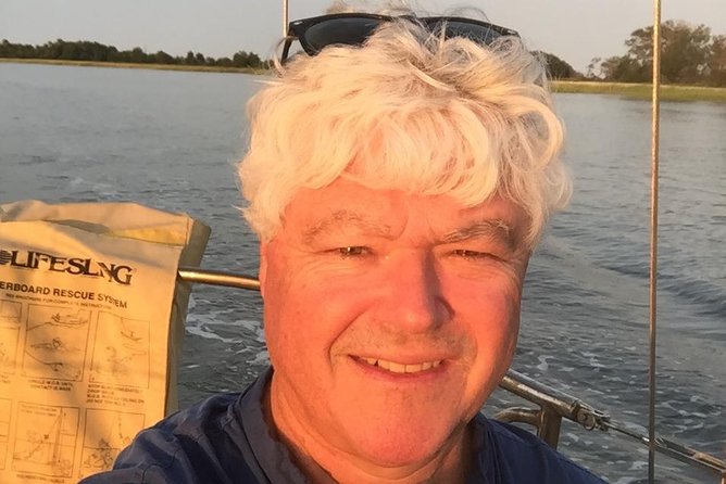 Afternoon Sail - What’s Included: Beverages and Comforts on the Water