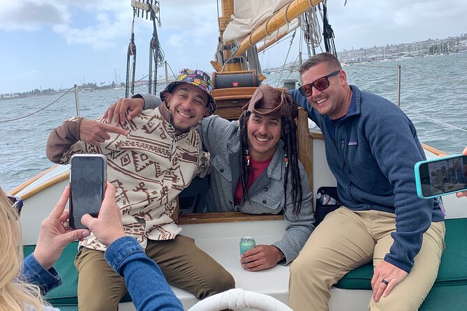 Afternoon Sail On A Charming Vintage Yacht Beer &. Wine Included - Snacks, Drinks, and the Onboard Hospitality