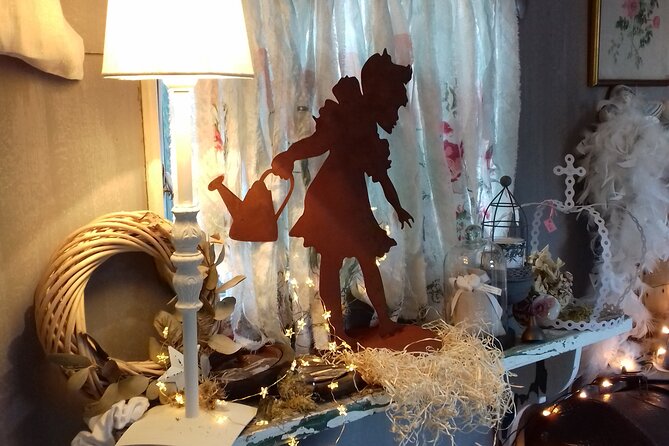 Afternoon tea in the Shabby Caravan - Practical Details: Meeting Point and Booking