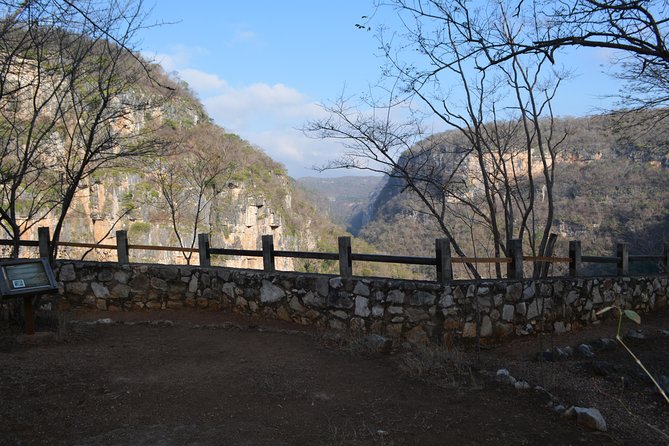 Aguacero Waterfall and La Venta River Canyon - Ocote Biosphere Reserve - Exploring the La Venta River Canyon and Forest Views
