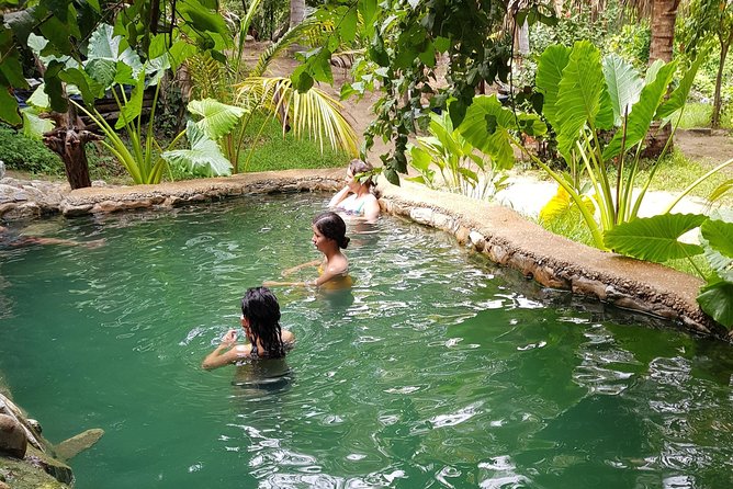 Aguas Termales a Caballo - Food and Drinks Along the Route
