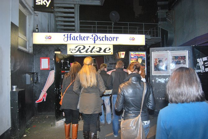 Ahoy St.Pauli at night - the legendary Kieztour - A Complimentary Drink to Start the Night